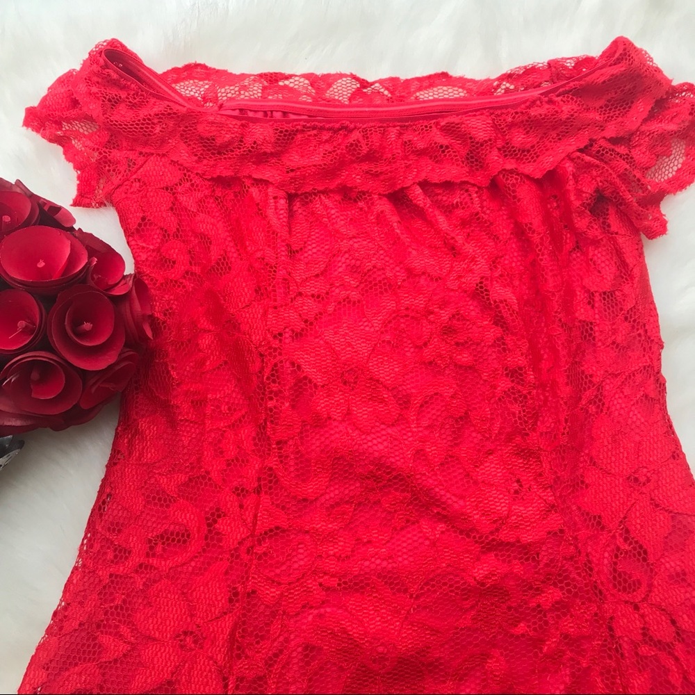 Red Vintage Off The Shoulders Lace Dress